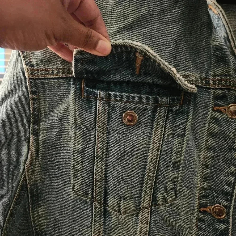 Zara Womens Oversized Casual distressed Denim Jacket Medium Wash Blue Size Large - Picture 4 of 9